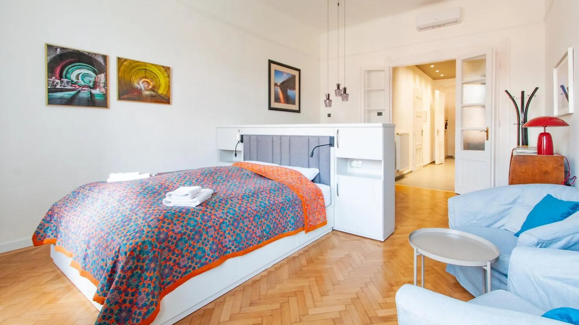 Suite With Parliament View Budapest Apartment