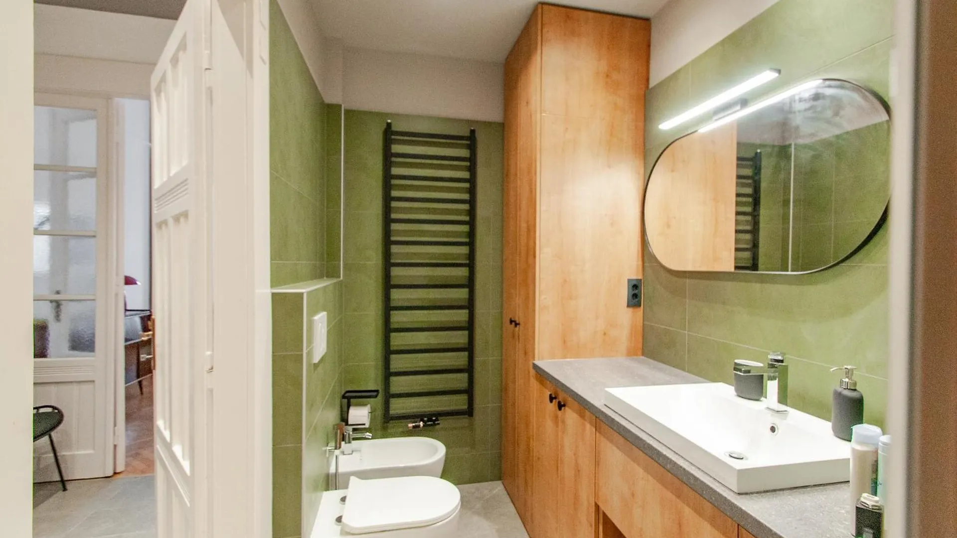 Suite With Parliament View Budapest Apartment